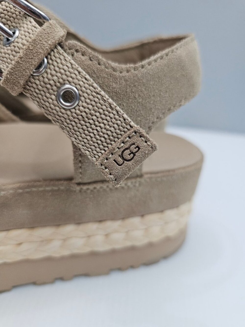 UGG Aubrey Raffia Platform Sandals Womens 11 Beige Sand Suede Ankle Strap NEW - Picture 4 of 16